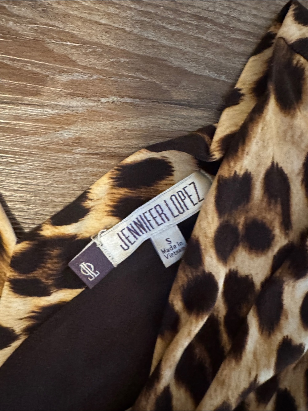 Jennifer Lopez leopard Print Dress with Decorative Waist Buckle - Picture 3 of 4